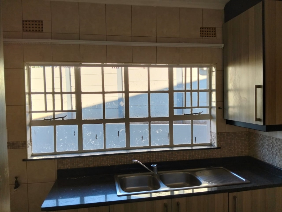 To Let 5 Bedroom Property for Rent in Fort Gale Eastern Cape
